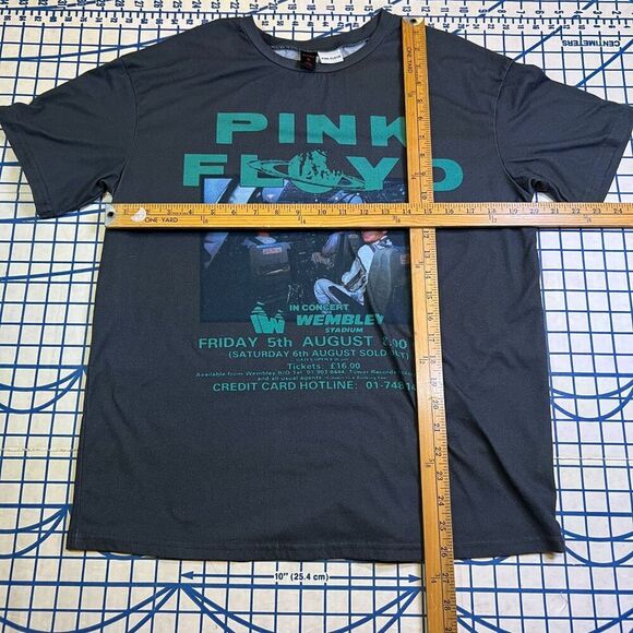 Pink Floyd T-Shirt Size Small In Concert Wembley Stadium Gray Reprint Shirt - Picture 9 of 9